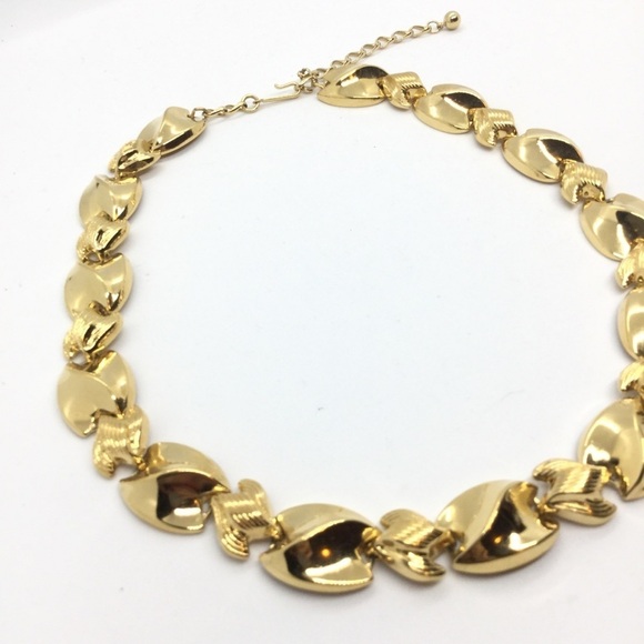 3/$30 VINTAGE 80S GOLD TONE CHUNKY CHAIN NECKLACE TEXTURED MOGUL RUNWAY RETRO - Picture 8 of 12